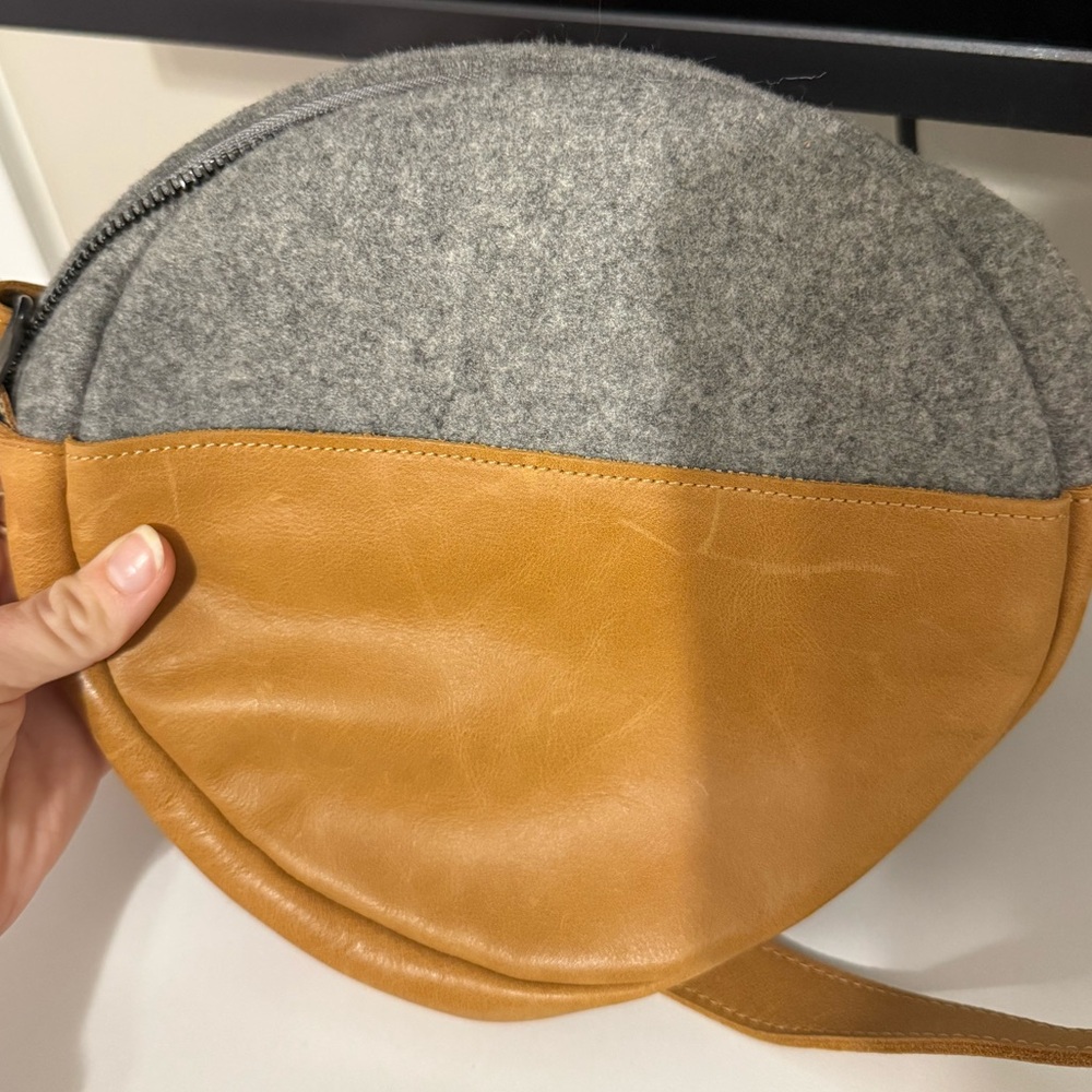 Two tone crossbody purse